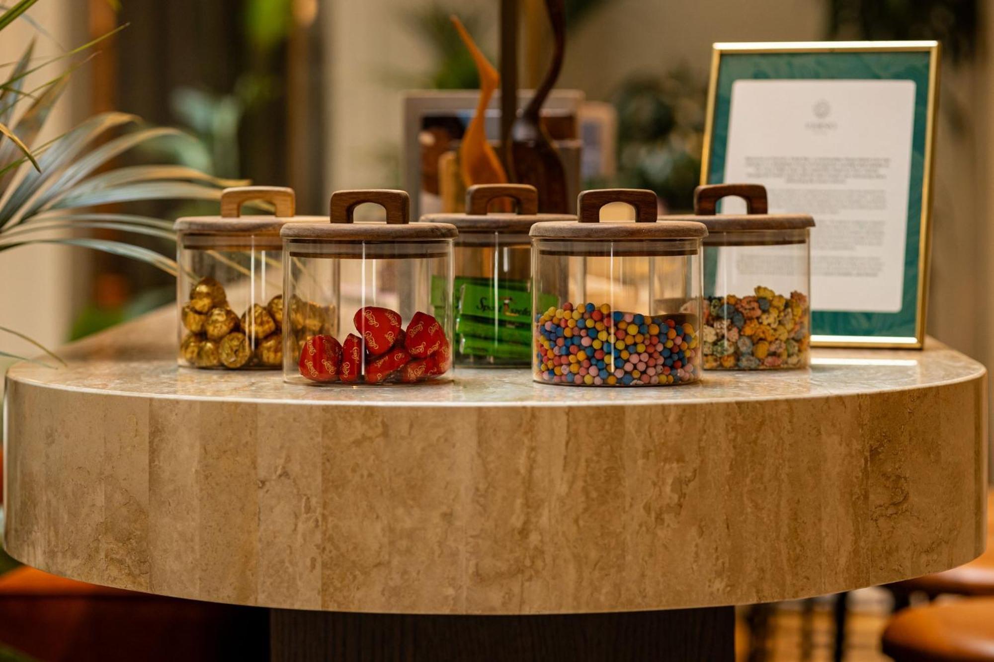Verno House Budapest, Vignette Collection By Ihg Exterior photo A selection of teas at the lobby of the Mandarin Oriental, Hong Kong